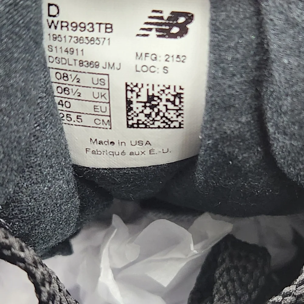 New balance 993 Black On Black Suede Sneakers. USA - Picture 13 of 13